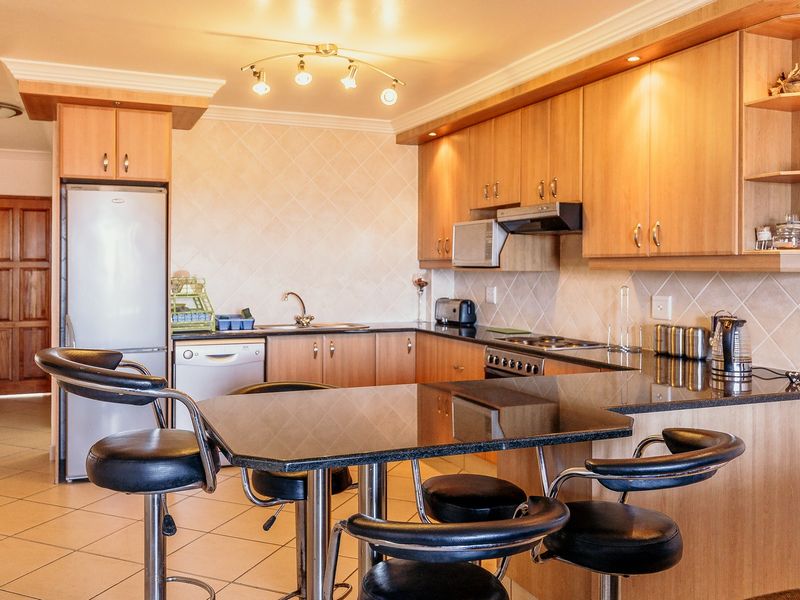 Modern Fully Furnished And Close To All Amenities! - Photo 7