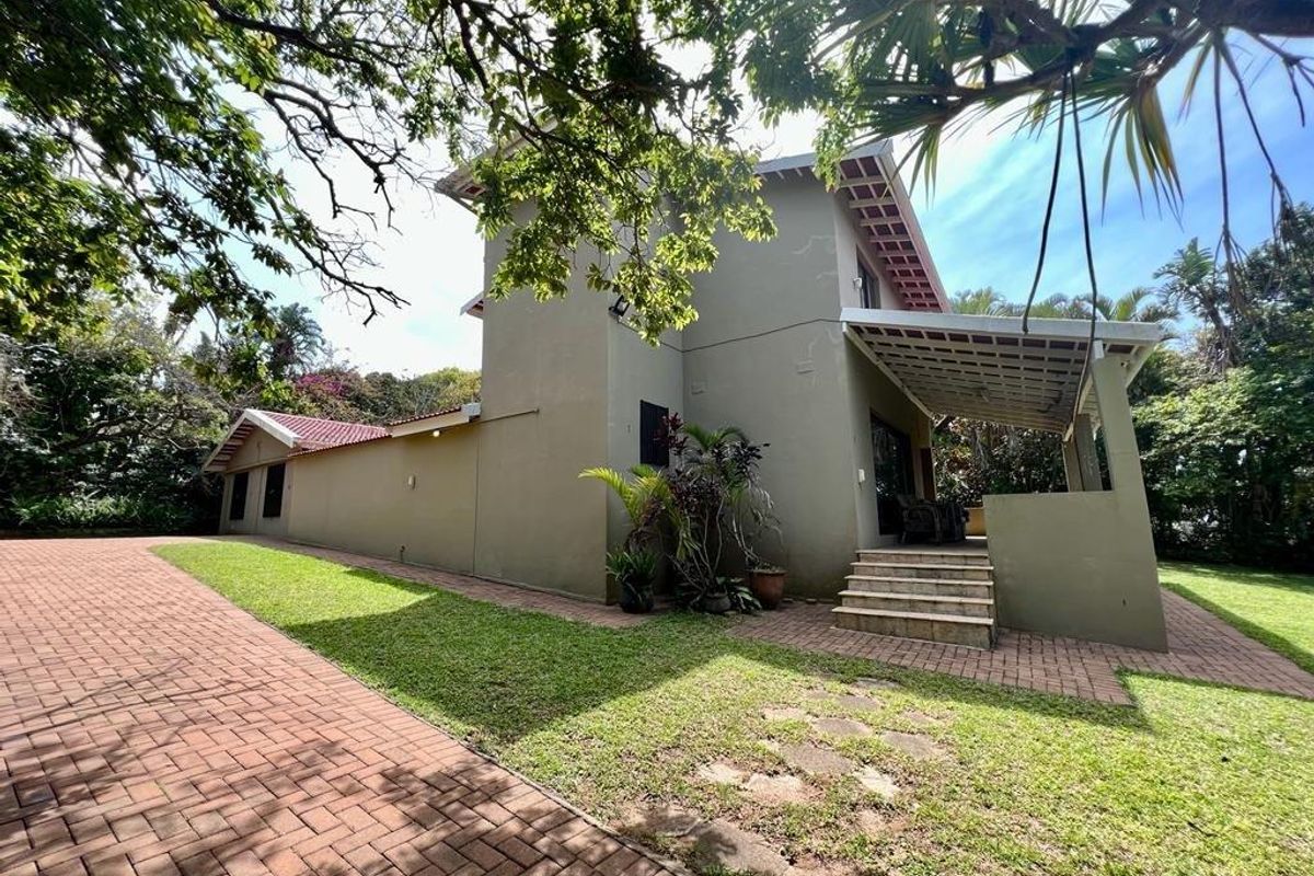 Spacious Family Home And Walk To The Beach - Photo 4