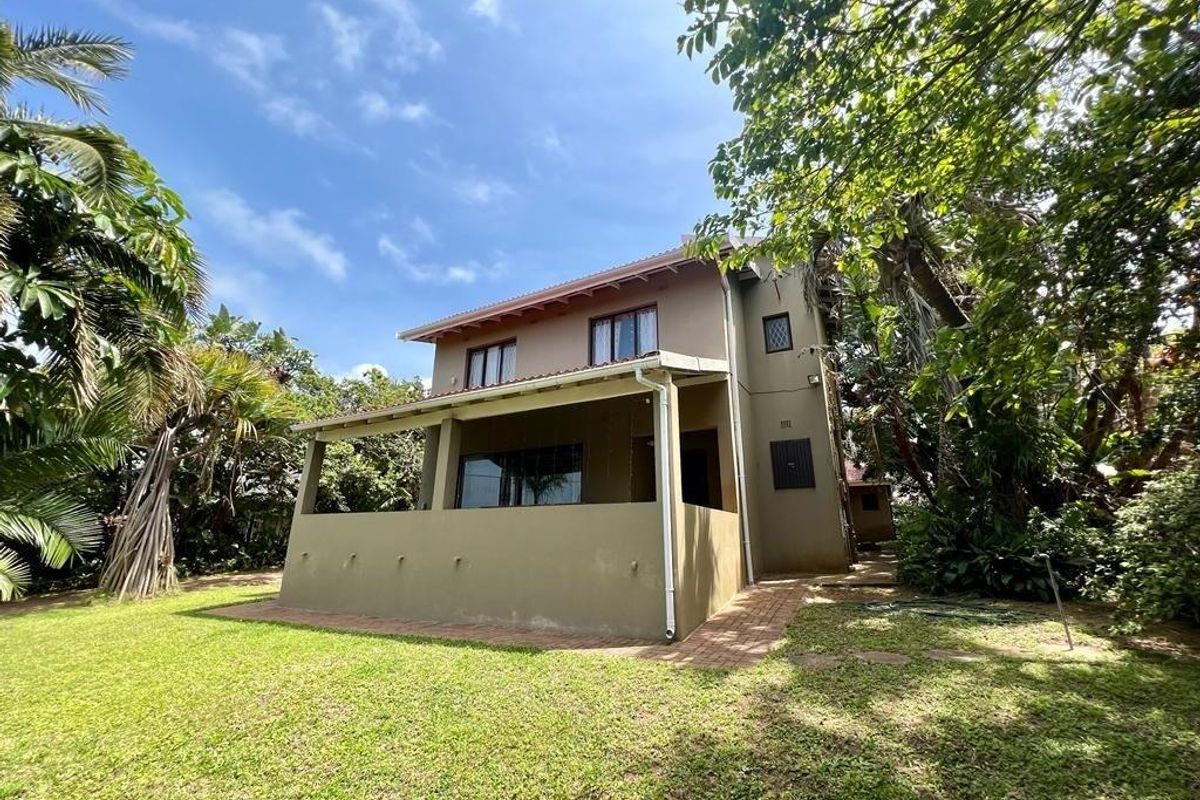 Spacious Family Home And Walk To The Beach - Photo 2