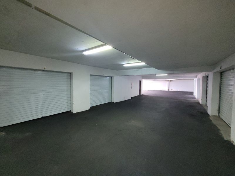 Perfect Lock Up And Go Unit  - Photo 10