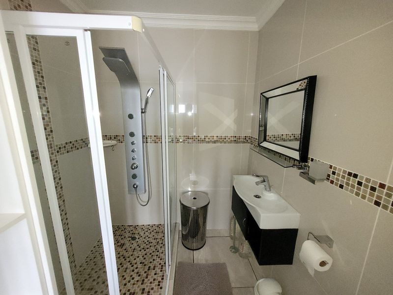 Perfect Lock Up And Go Unit  - Photo 7