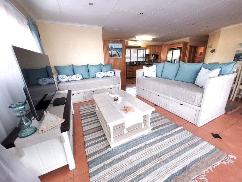 Relax And Pull Up A Seat At This Lovely Unit  - Photo 7