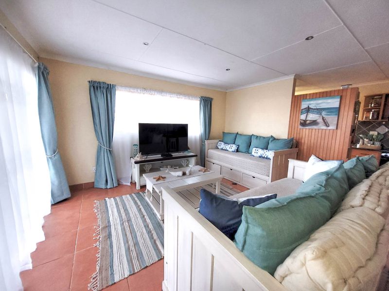 Relax And Pull Up A Seat At This Lovely Unit  - Photo 6