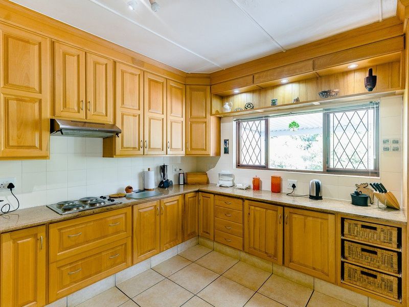 Home With A Dam Set In Umtentweni On A Massive Piece Of Ground - Photo 6