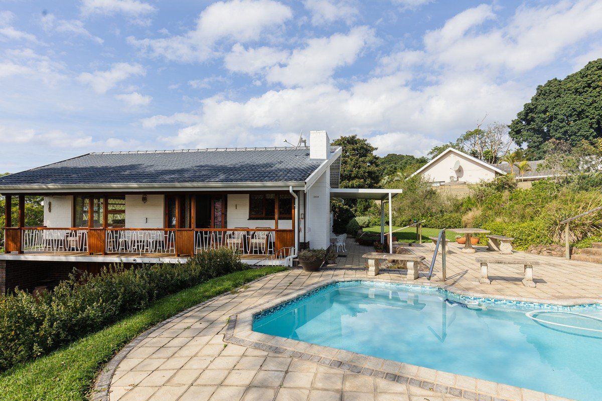 Home With A Dam Set In Umtentweni On A Massive Piece Of Ground - Photo 2