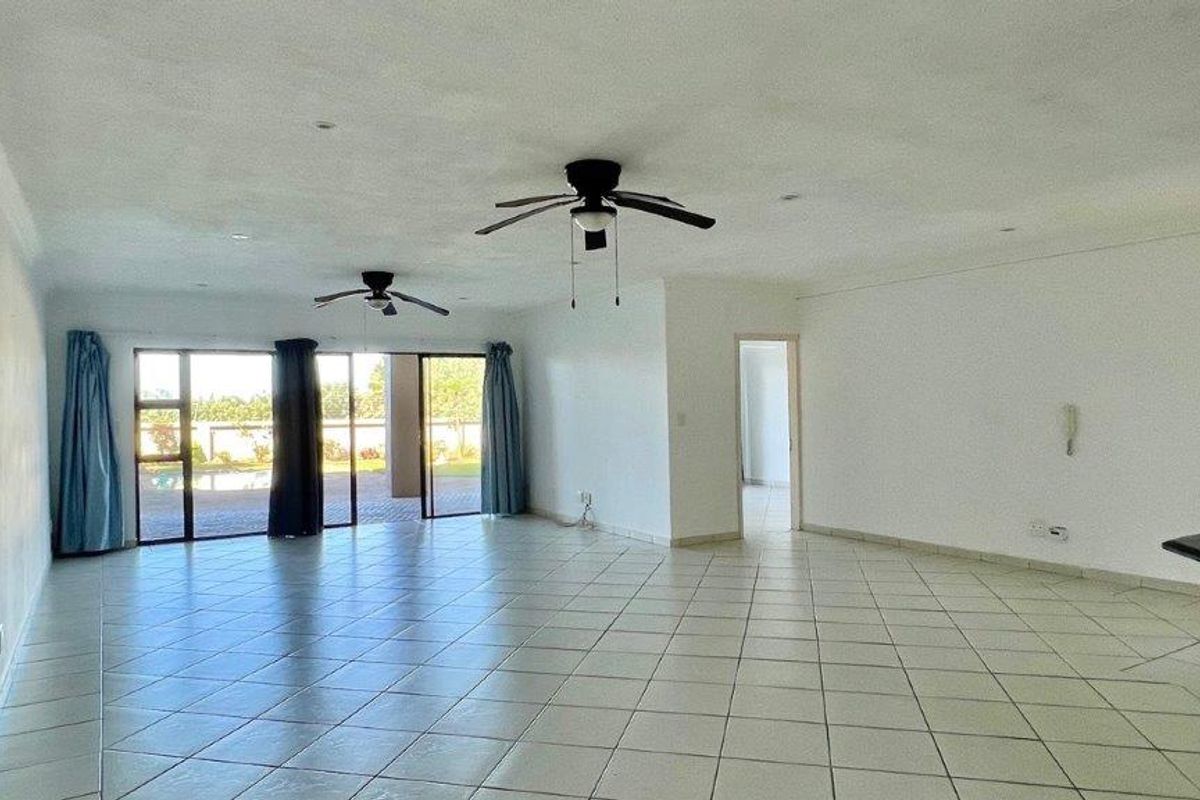 Beachfront Ground Floor Apartment In Shelly Beach - Photo 4