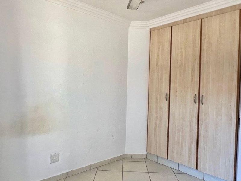 Beachfront Ground Floor Apartment In Shelly Beach - Photo 10