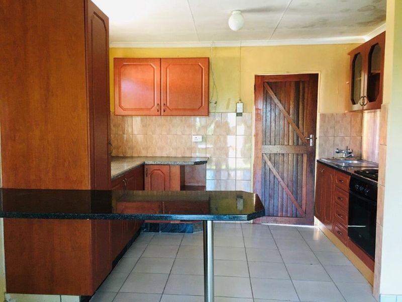 3 Bedroom Home Priced To Sell - Photo 3