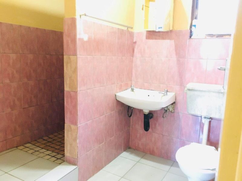 3 Bedroom Home Priced To Sell - Photo 9