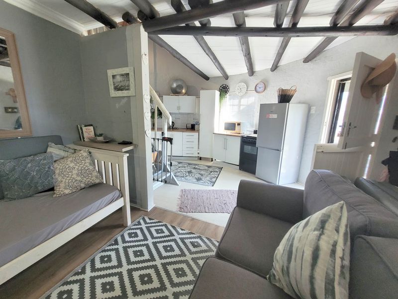 Modern Well Designed Unit - Photo 7