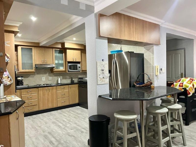 Beachfront Wonder On Shelly Beach - Photo 4