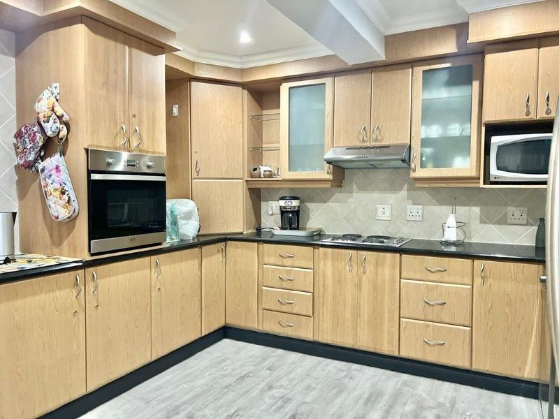 Beachfront Wonder On Shelly Beach - Photo 7