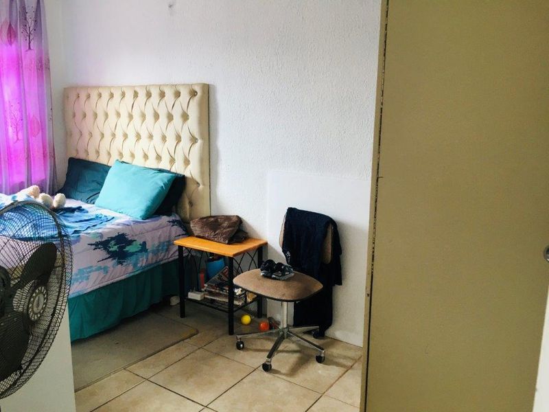 Neat 3 Bedroom Home - Photo 10