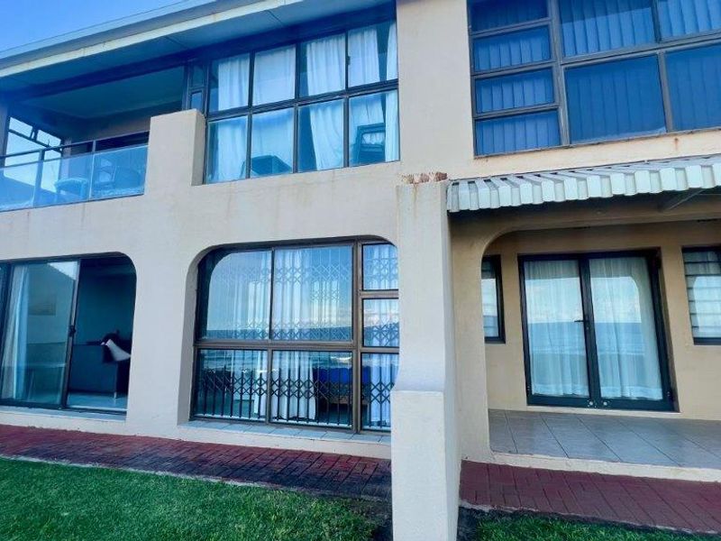 Ground Floor Beachfront Apartment in Shelly Beach - Photo 4