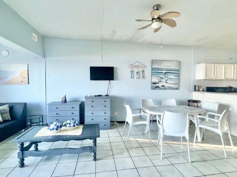 Ground Floor Beachfront Apartment in Shelly Beach - Photo 10