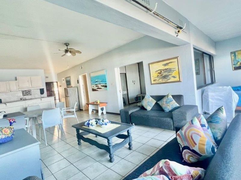 Ground Floor Beachfront Apartment in Shelly Beach - Photo 8