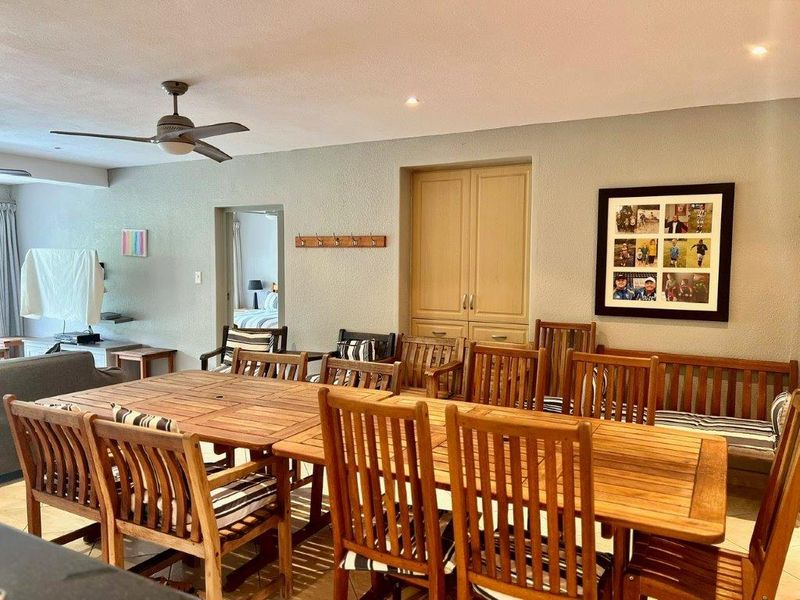 Beachfront Spacious Apartment In Shelly Beach - Photo 4