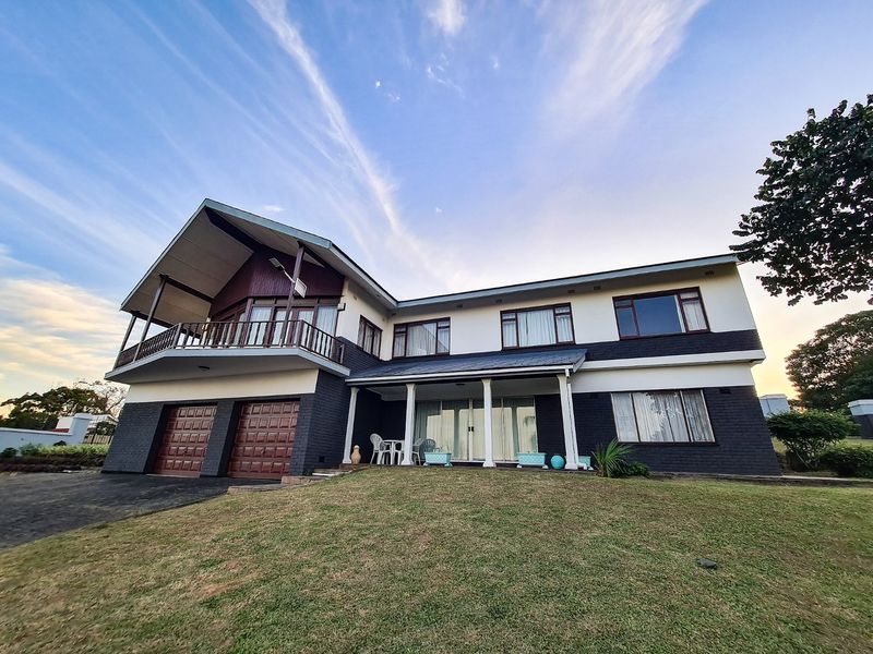 Unique 5-Bedroom Residence With Stunning Ocean Views - Photo 2