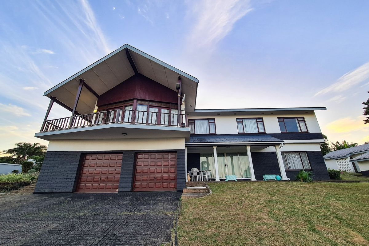 Unique 5-Bedroom Residence With Stunning Ocean Views - Photo 3