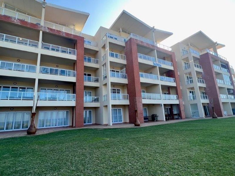 Beachfront Apartment In Margate - Photo 5