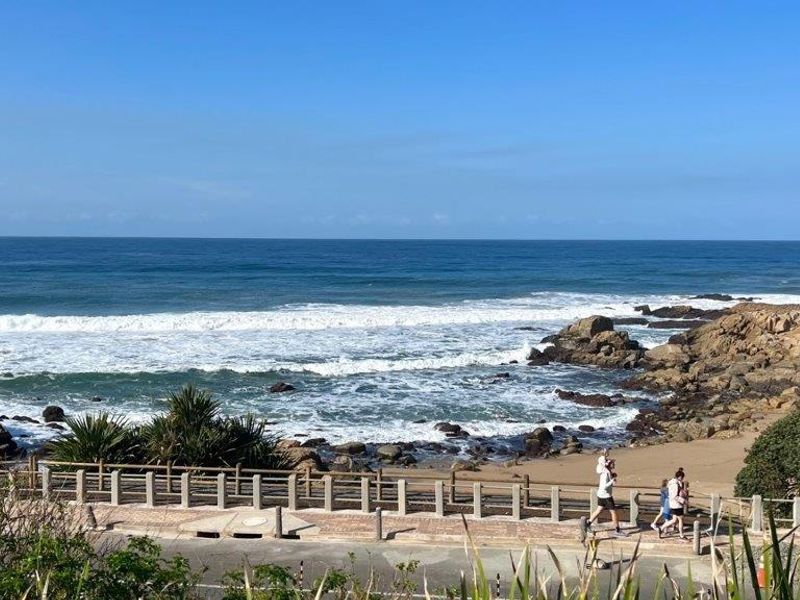 Beachfront Apartment In Margate - Photo 3