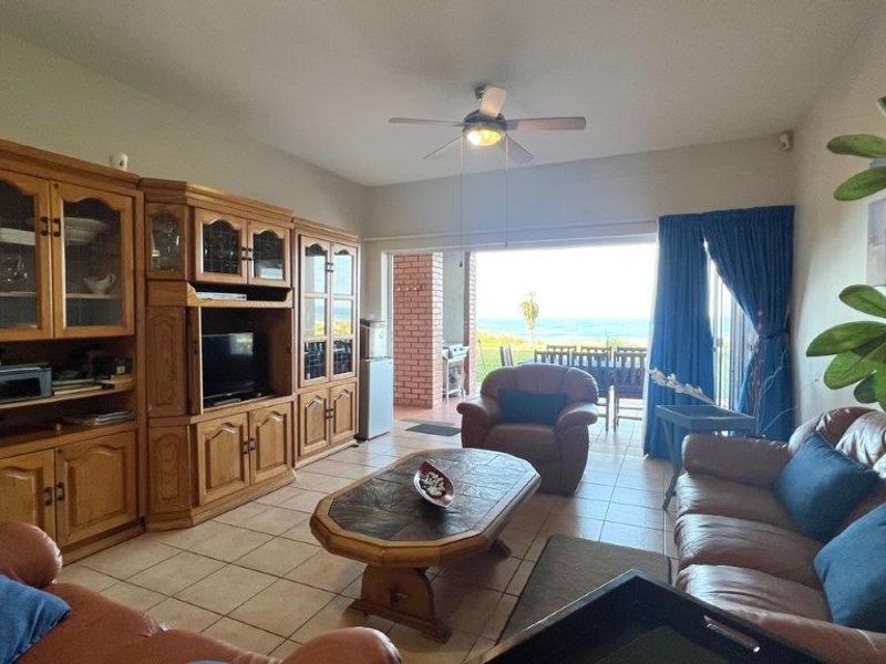 Beachfront Apartment In Margate - Photo 9