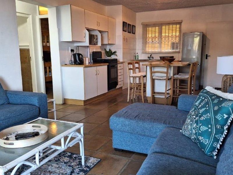Awesome Apartment In Margate! - Photo 3