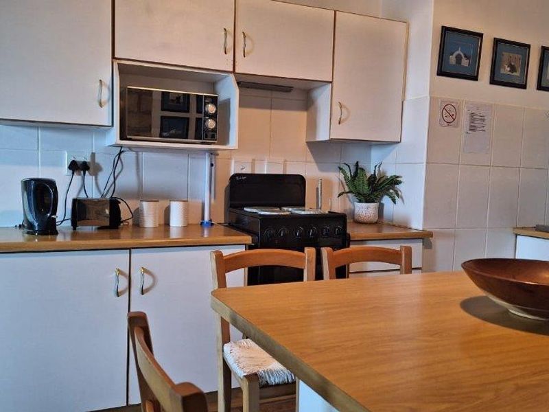 Awesome Apartment In Margate! - Photo 6