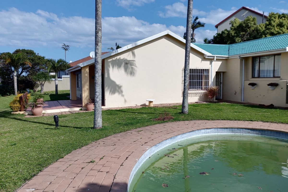 Attractive Home With Magnificent Ocean Views And Potential Income Generator!!! - Photo 2