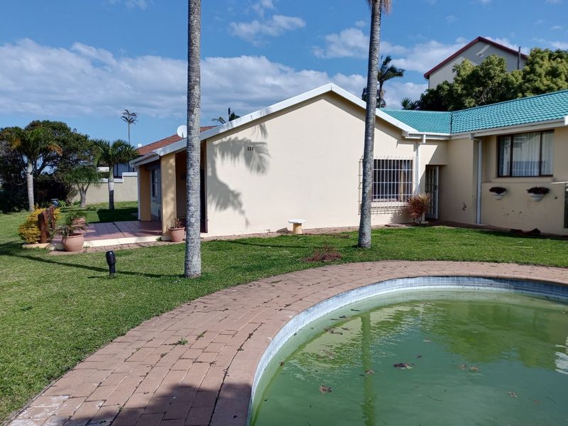Attractive Home With Magnificent Ocean Views And Potential Income Generator!!! - Photo 2