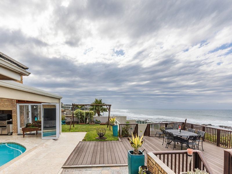 Ultra Modern Luxurious Villa With Direct Beach Access ! - Photo 2