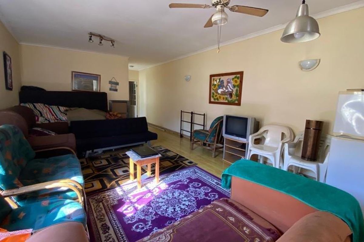 Well Priced 1 Bedroom Apartment - Photo 5