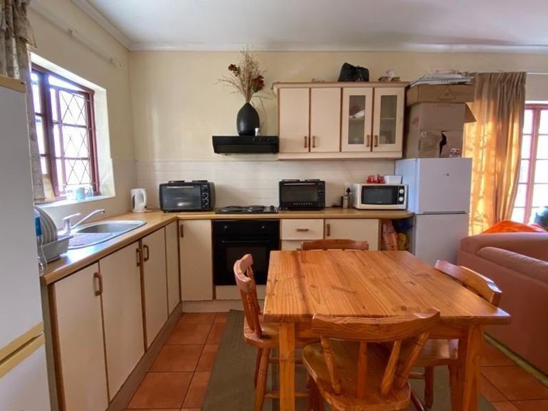 Well Priced 1 Bedroom Apartment - Photo 9