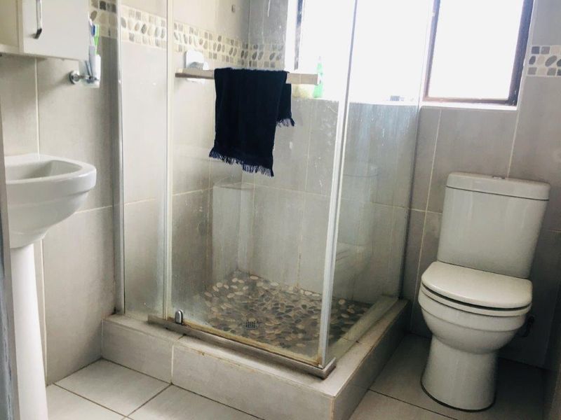 2 Bedroom Apartment For Sale - Photo 5