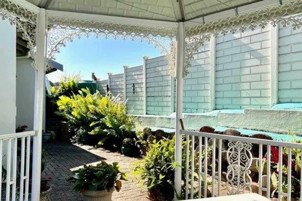 Spacious Level Townhouse In Manaba + Private Pool - Photo 5