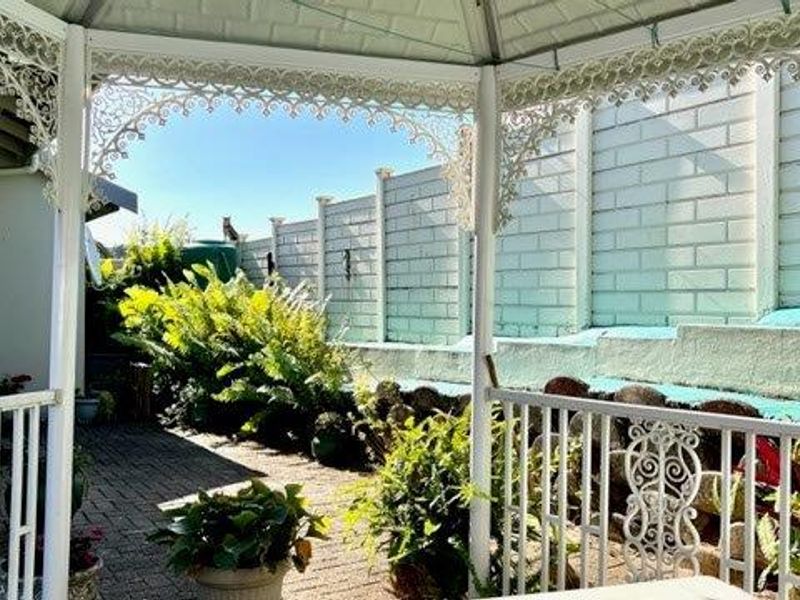 Spacious Level Townhouse In Manaba + Private Pool - Photo 5