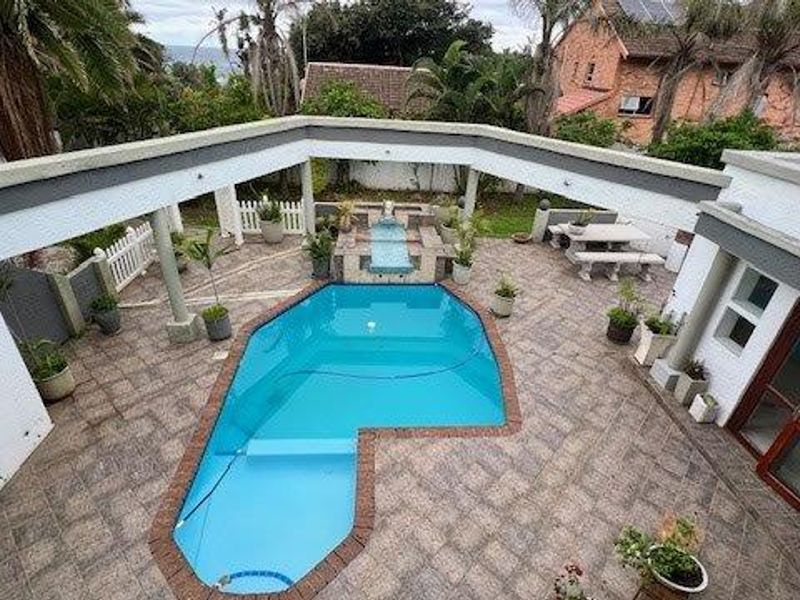 Hi-Tech Modern Residence With Beach Access On Your Doorstep - Photo 1