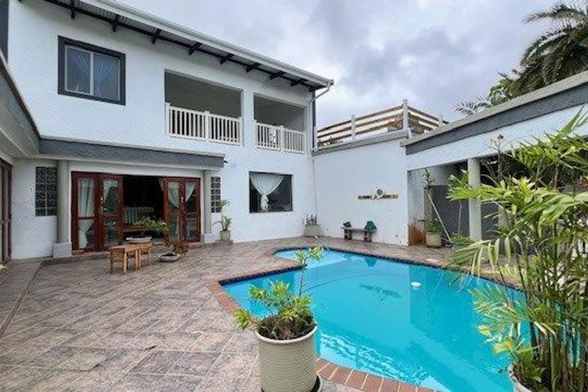 Hi-Tech Modern Residence With Beach Access On Your Doorstep - Photo 4