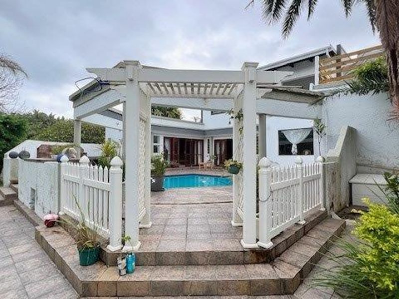 Hi-Tech Modern Residence With Beach Access On Your Doorstep - Photo 7