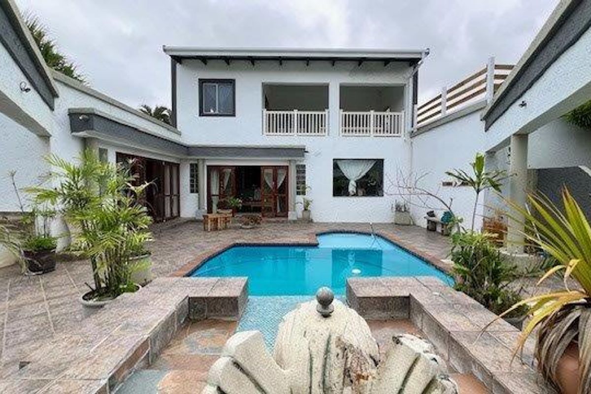 Hi-Tech Modern Residence With Beach Access On Your Doorstep - Photo 3