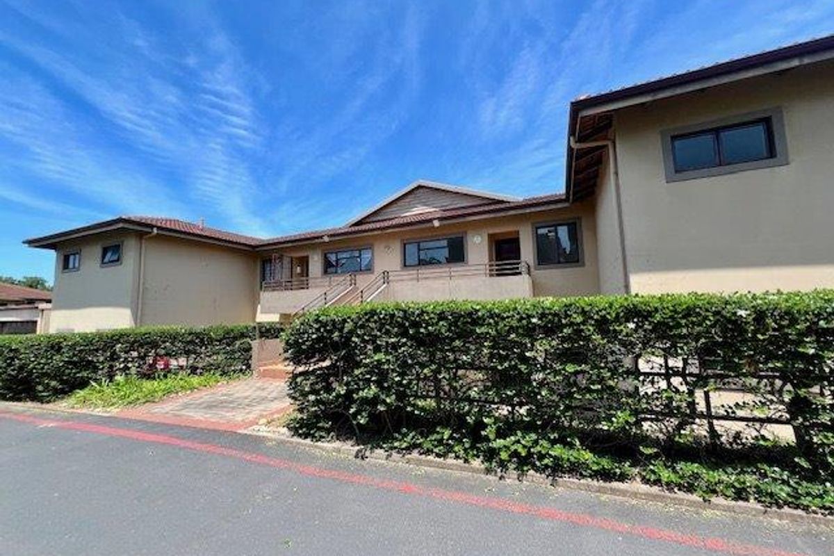 Top Floor Apartment In Beautiful Charlwood St Michaels Manor - Photo 2