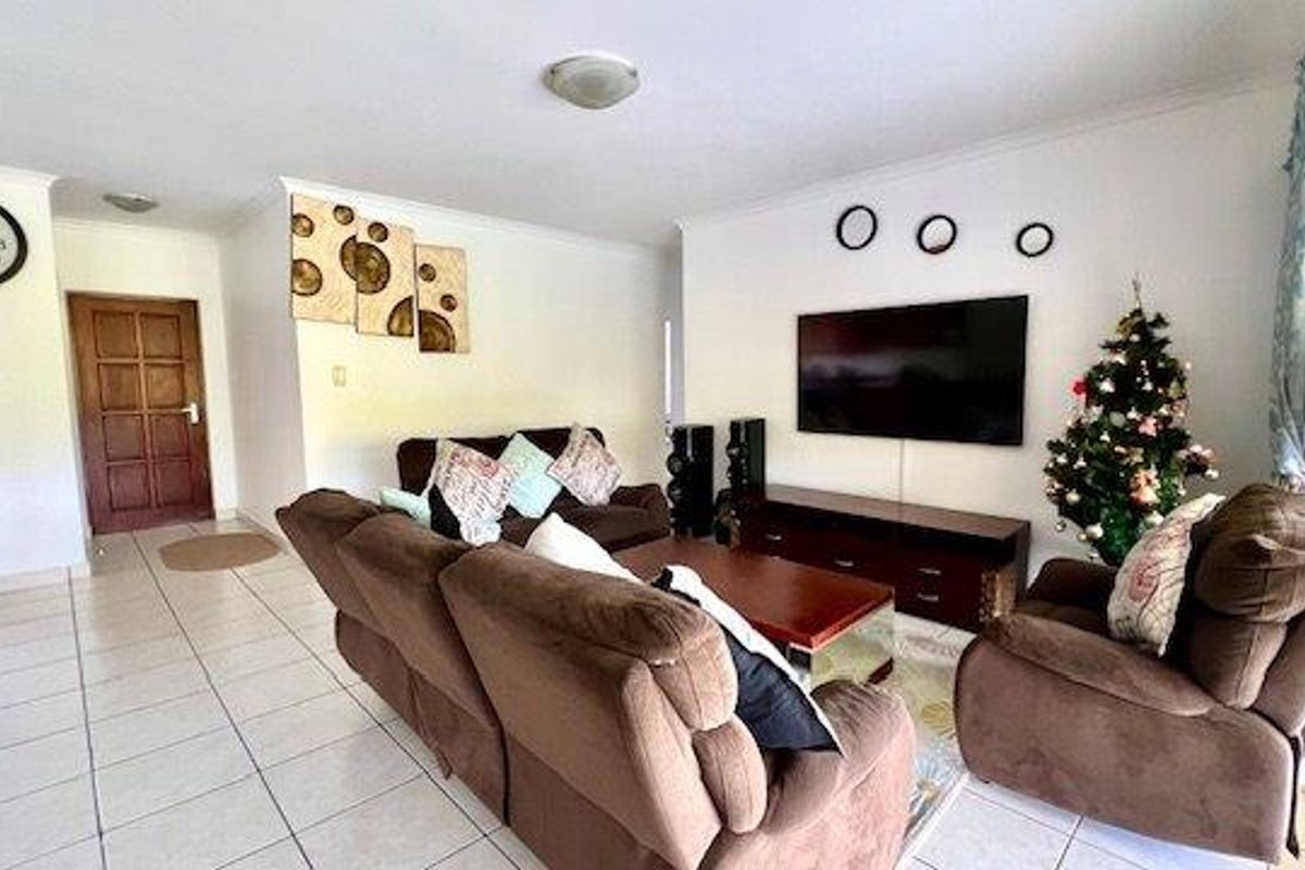 Top Floor Apartment In Beautiful Charlwood St Michaels Manor - Photo 5