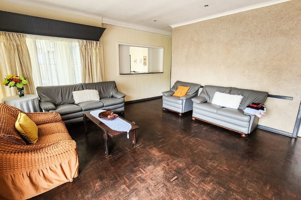 6 Bedroom Home Within Walking Distance To The Beach - Photo 5