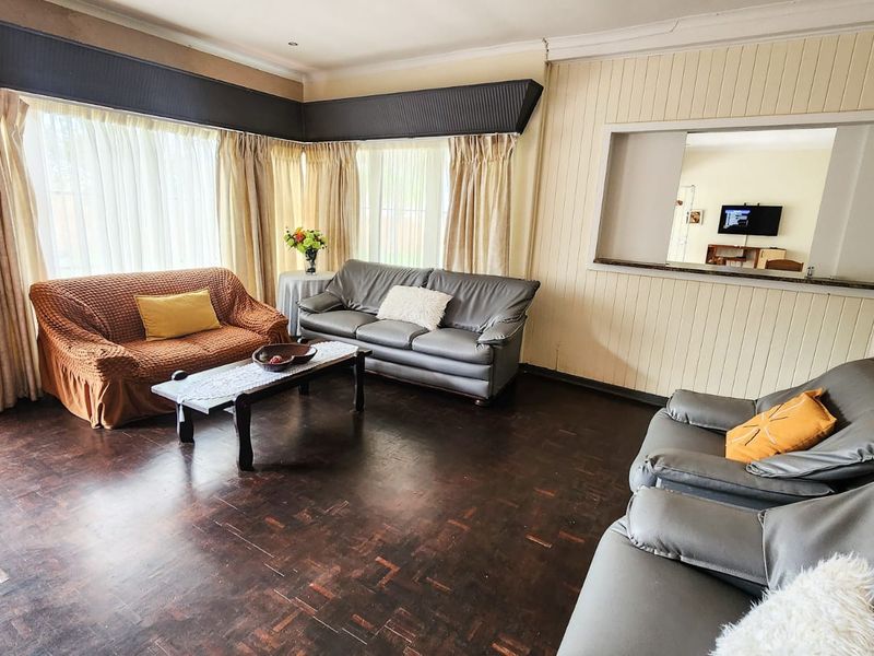 6 Bedroom Home Within Walking Distance To The Beach - Photo 6