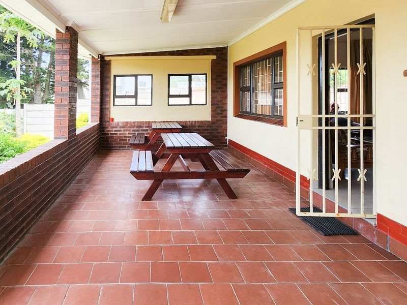 Fully Furnished Home By The Beach - Photo 10