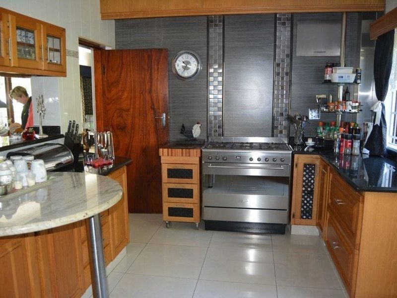 Majestic Home with Vast Charm! - Photo 8