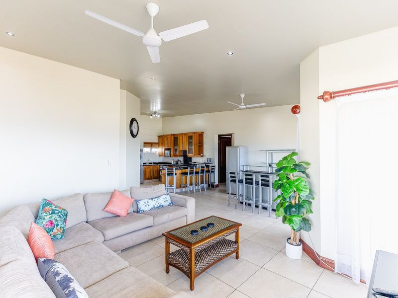 4 Bedroom Penthouse With 180 Degree Sea Views - Photo 8