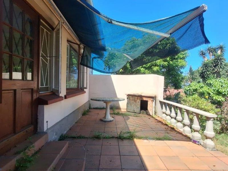 Perfect Location!  - Photo 6