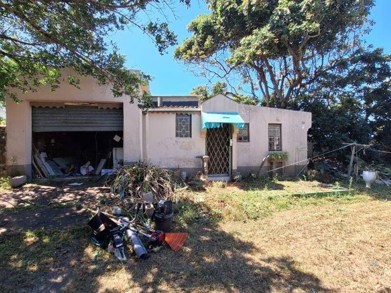 Perfect Location!  - Photo 5