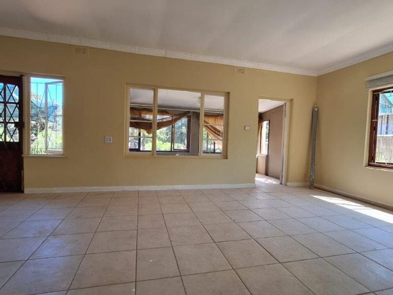 Perfect Location!  - Photo 8